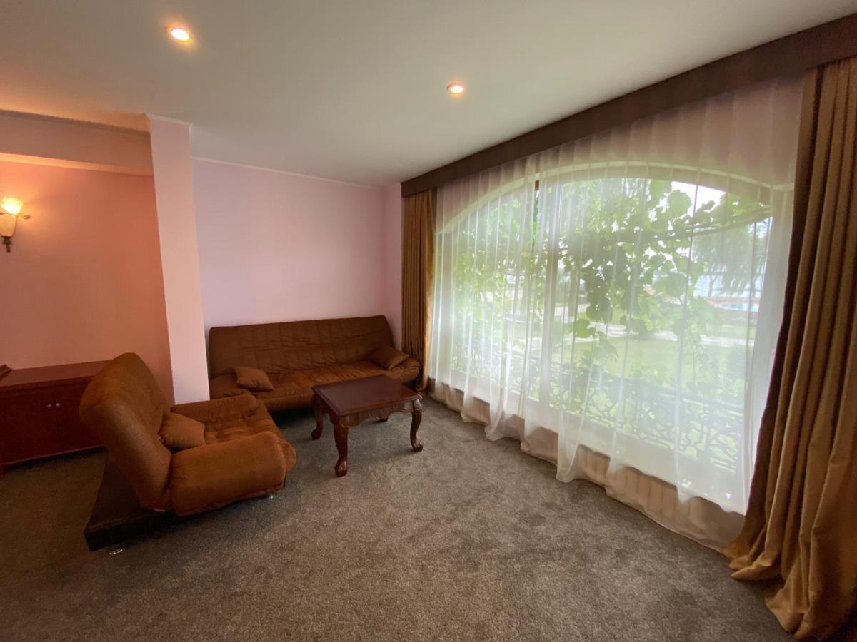 Morelux Boutique Hotel Kapchagay Eksteriør billede