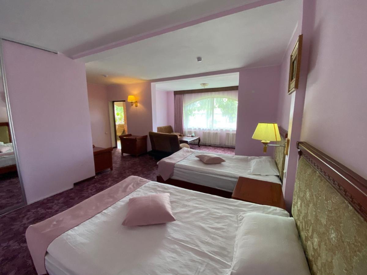 Morelux Boutique Hotel Kapchagay Eksteriør billede