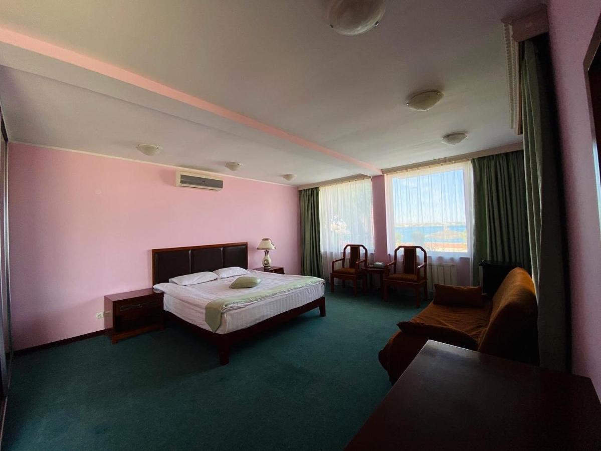 Morelux Boutique Hotel Kapchagay Eksteriør billede