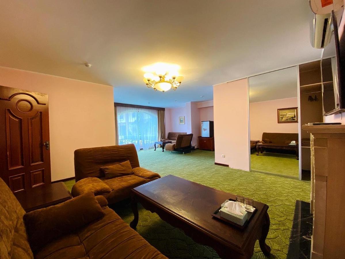 Morelux Boutique Hotel Kapchagay Eksteriør billede