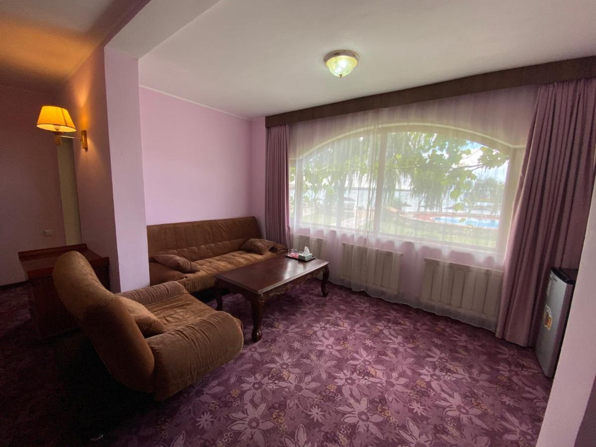 Morelux Boutique Hotel Kapchagay Eksteriør billede