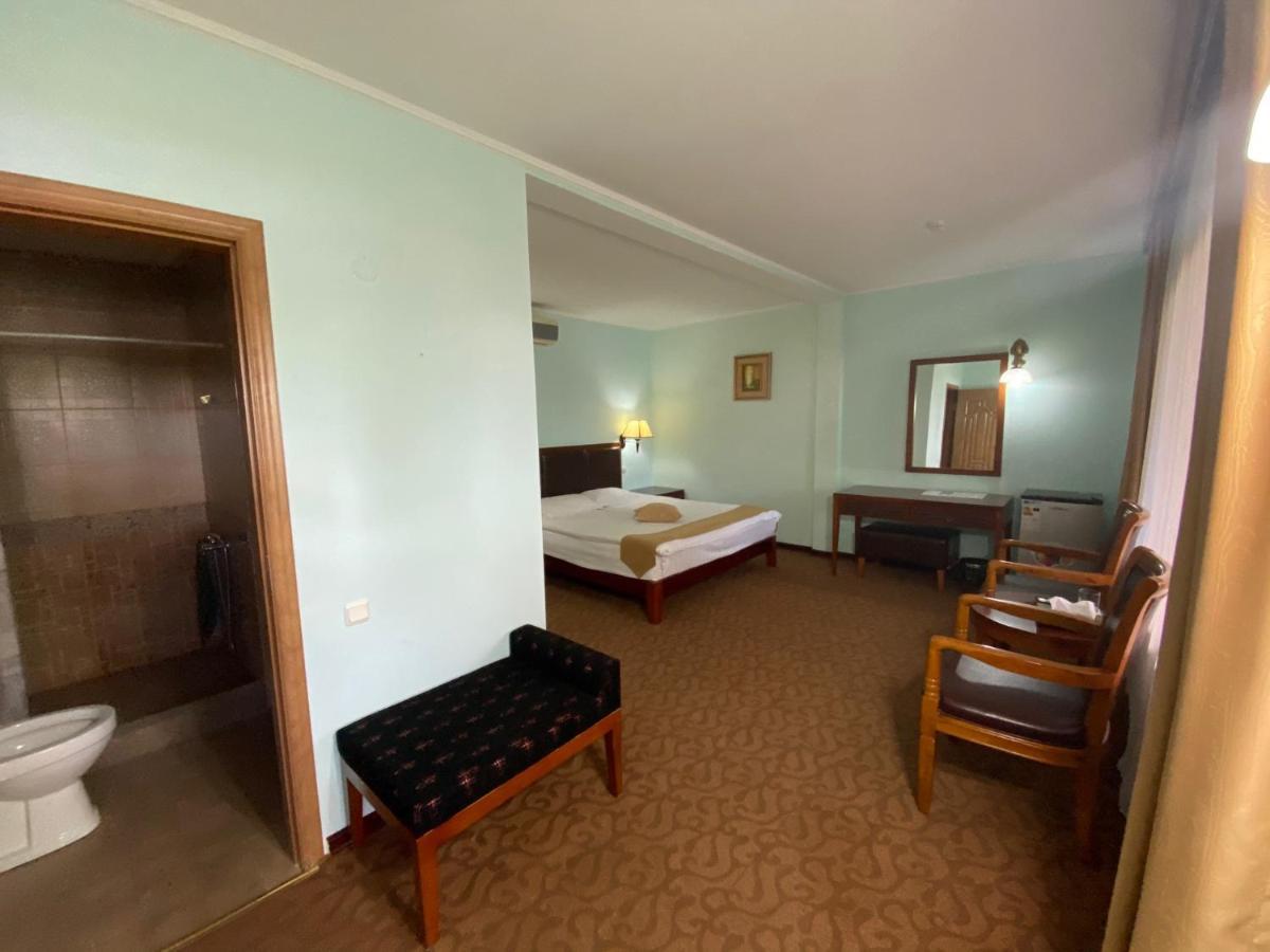 Morelux Boutique Hotel Kapchagay Eksteriør billede