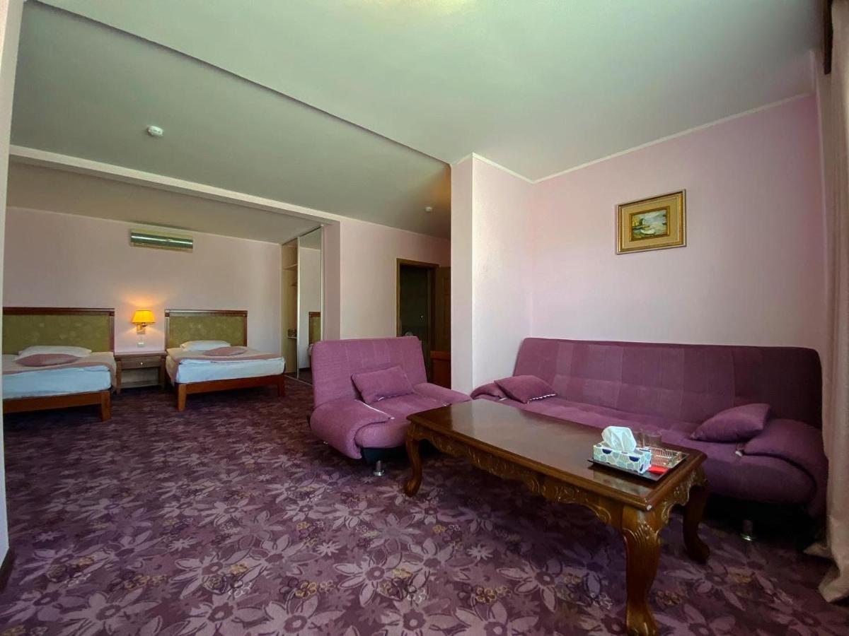 Morelux Boutique Hotel Kapchagay Eksteriør billede
